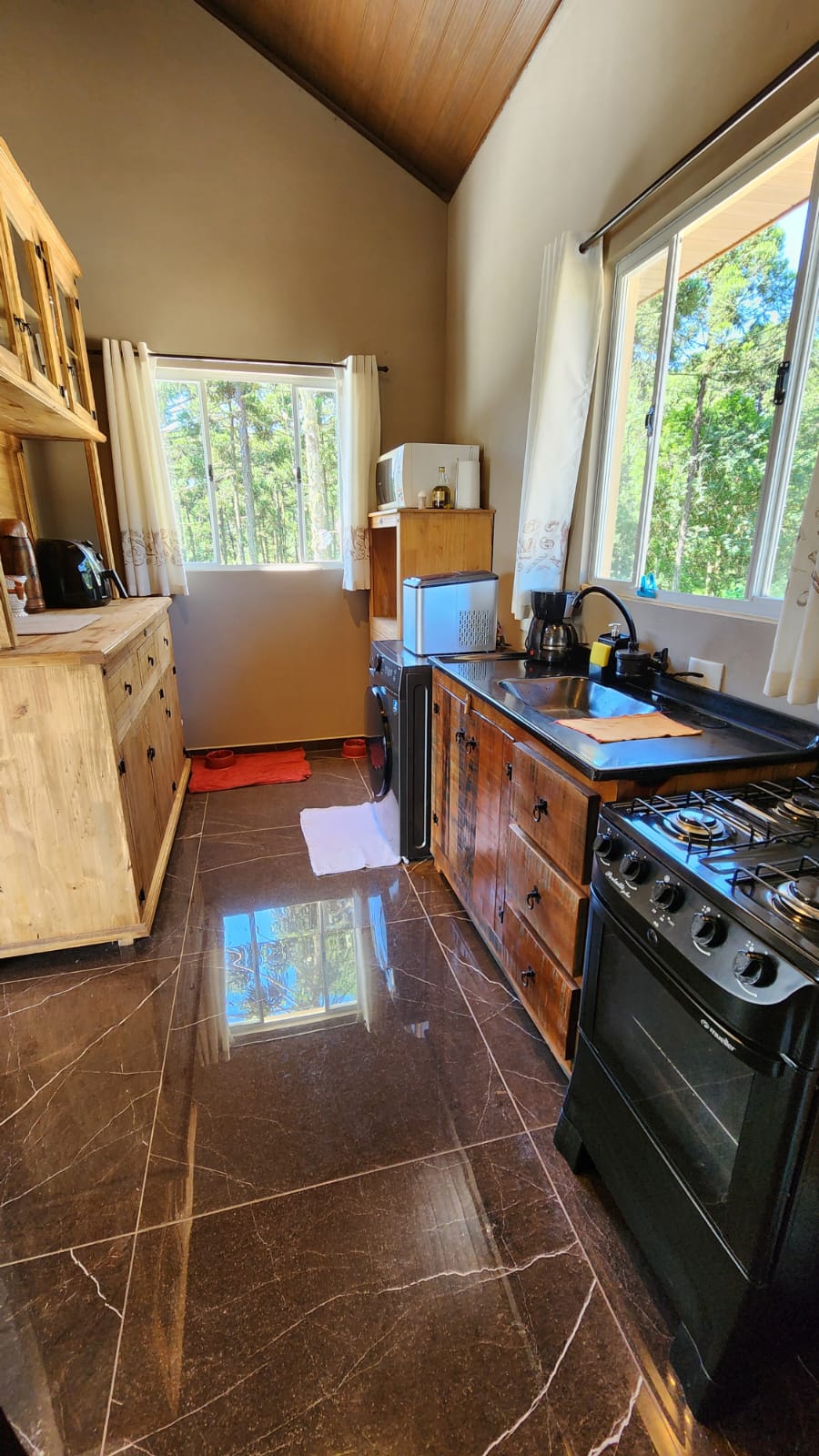 d0933f70-be96-4d22-95a4-09881abb3c69