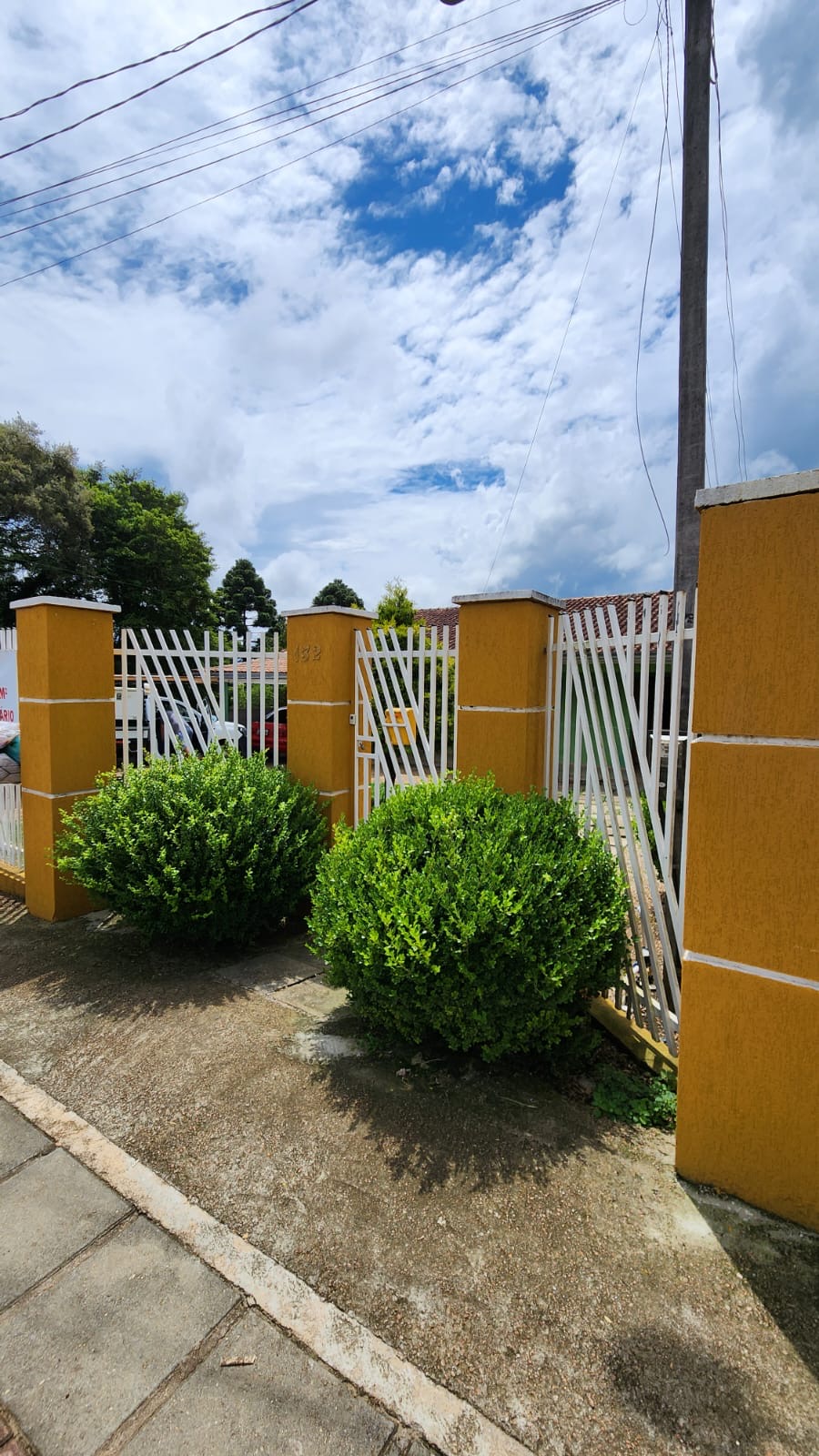 d6f6df9b-04e0-4d52-b479-bcc9abc35bfc